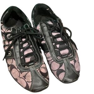 Coach Kirby Lady shoe 5 1/2 preowned good condition Lace up Brown